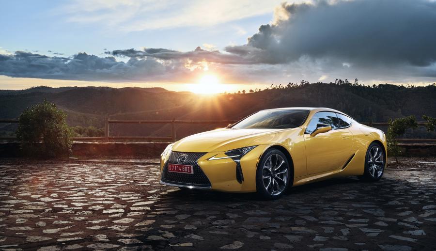  Lexus LC500 2016 года  (EU) (фото 6 из 20)